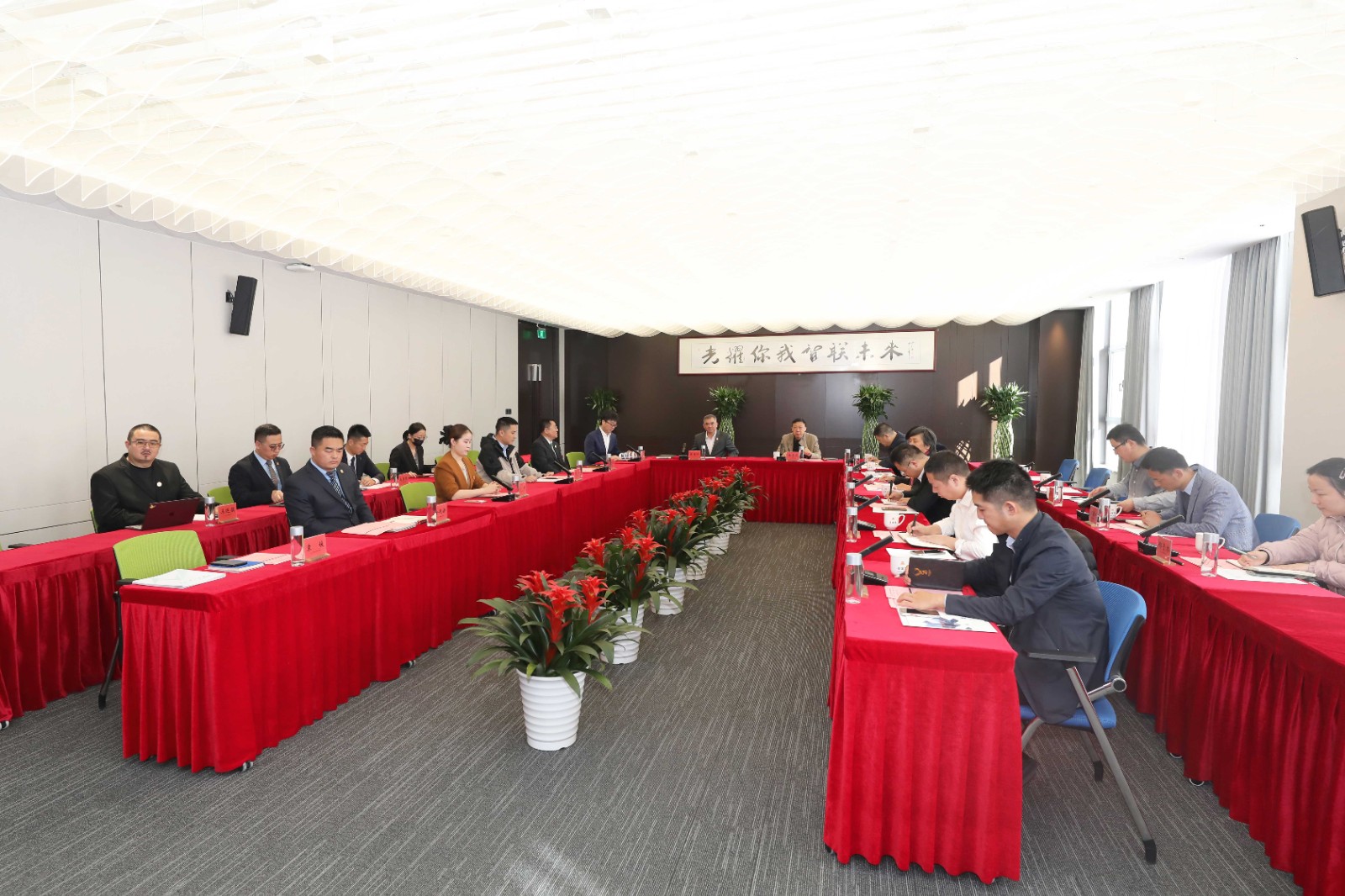 eeae455b-d3d4-4899-a846-17f331e77286.jpg